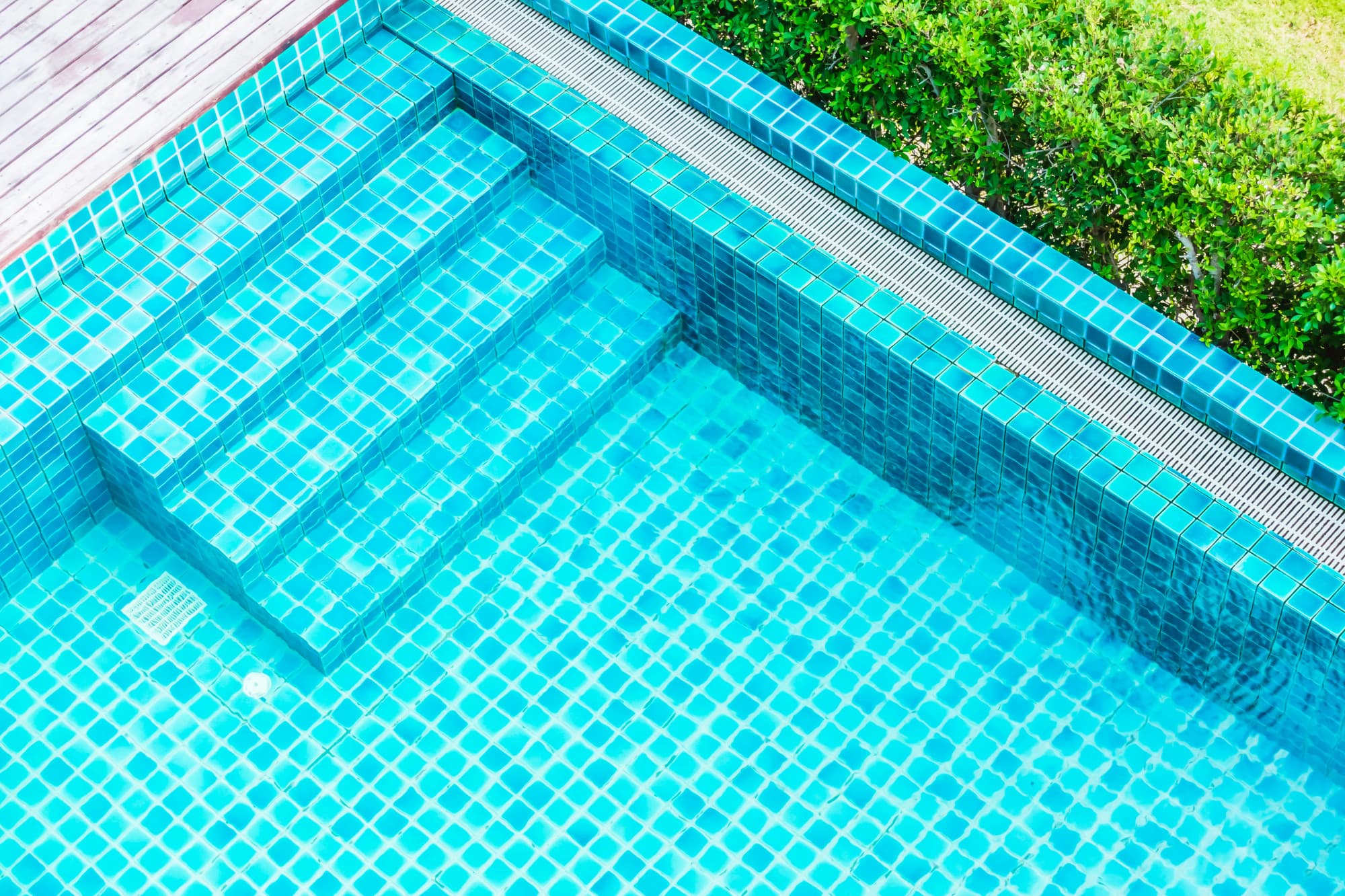 Shipping container pool delivery and install for Columbus, OH